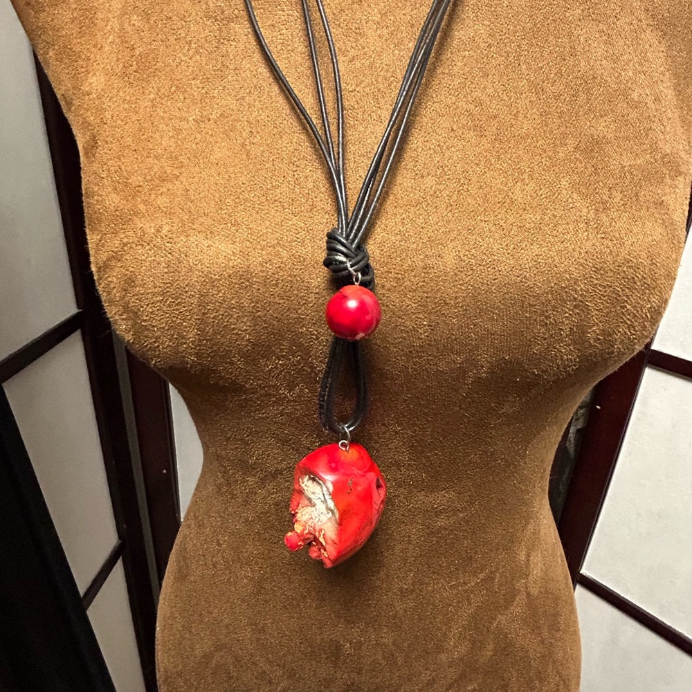 Athens prothesis, coral necklace, triple string